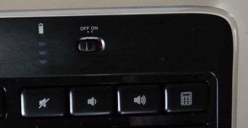 Logitech K800 : touches supplémentaires