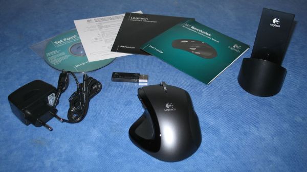 Logitech MX Revolution : le contenu de la boîte